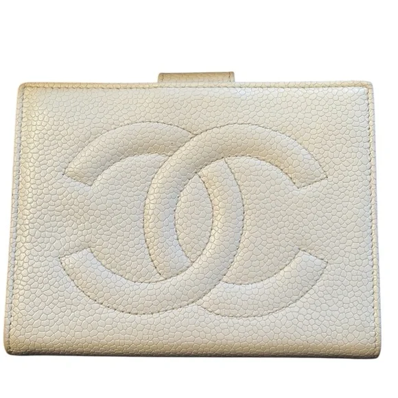 Chanel White Leather Wallet - Picture 15 of 16